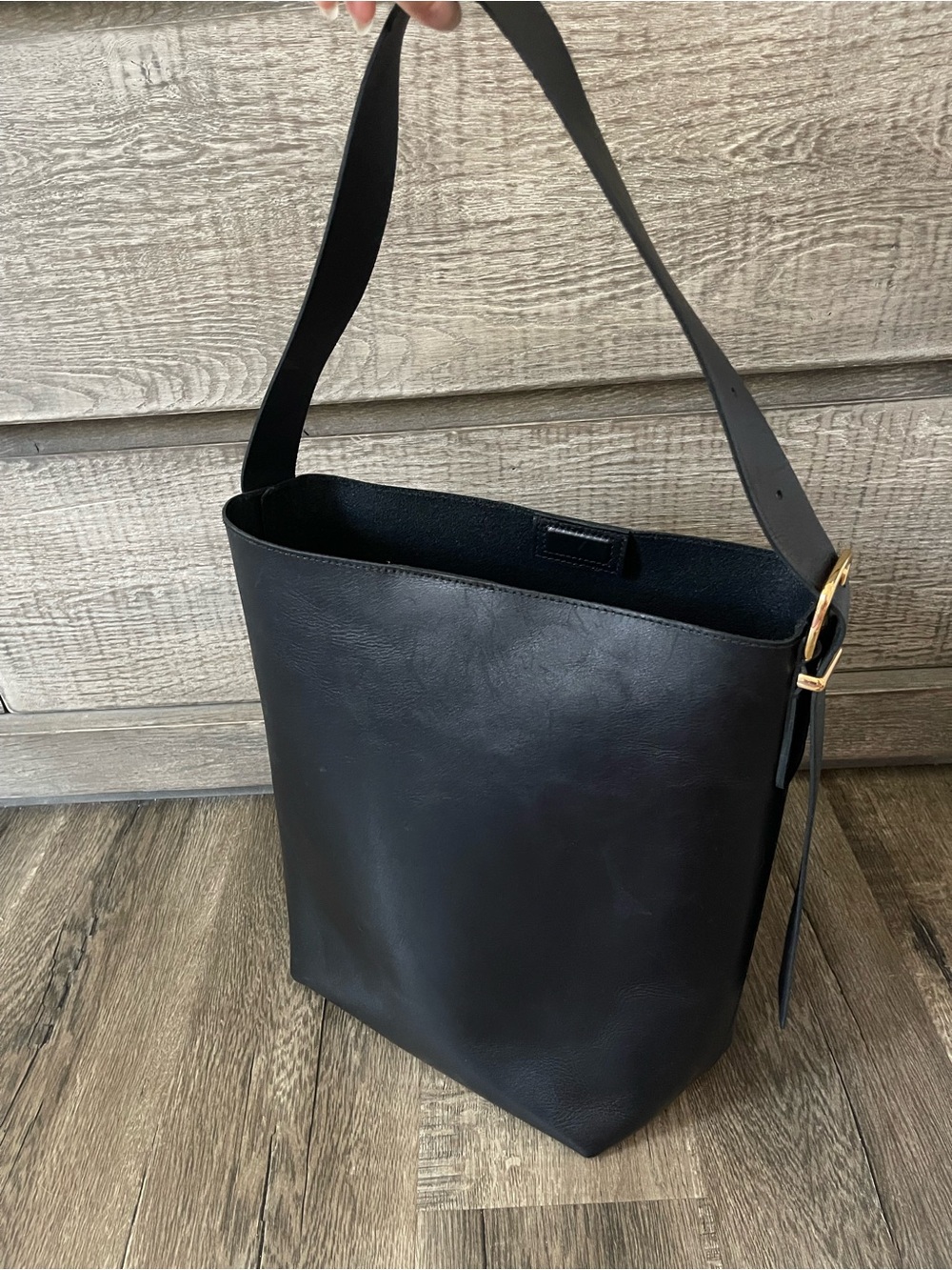 Madewell Essential Bucket Tote BagBlack Leather Bucket Bag with Adjustable Strap - Picture 2 of 10